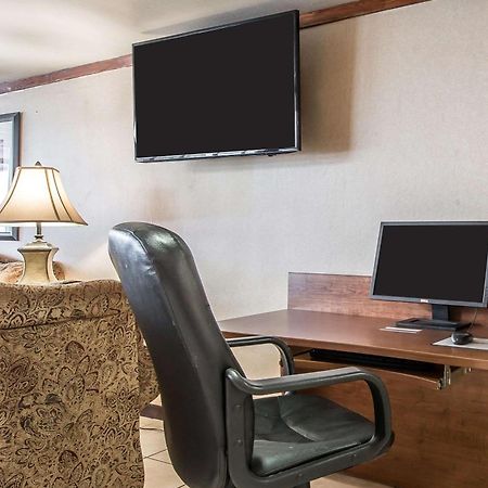 Quality Inn & Conference Center Somerset Bagian luar foto