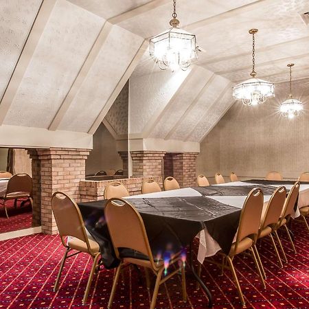 Quality Inn & Conference Center Somerset Bagian luar foto