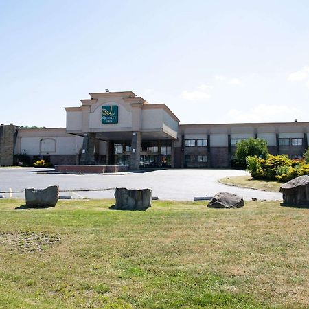 Quality Inn & Conference Center Somerset Bagian luar foto