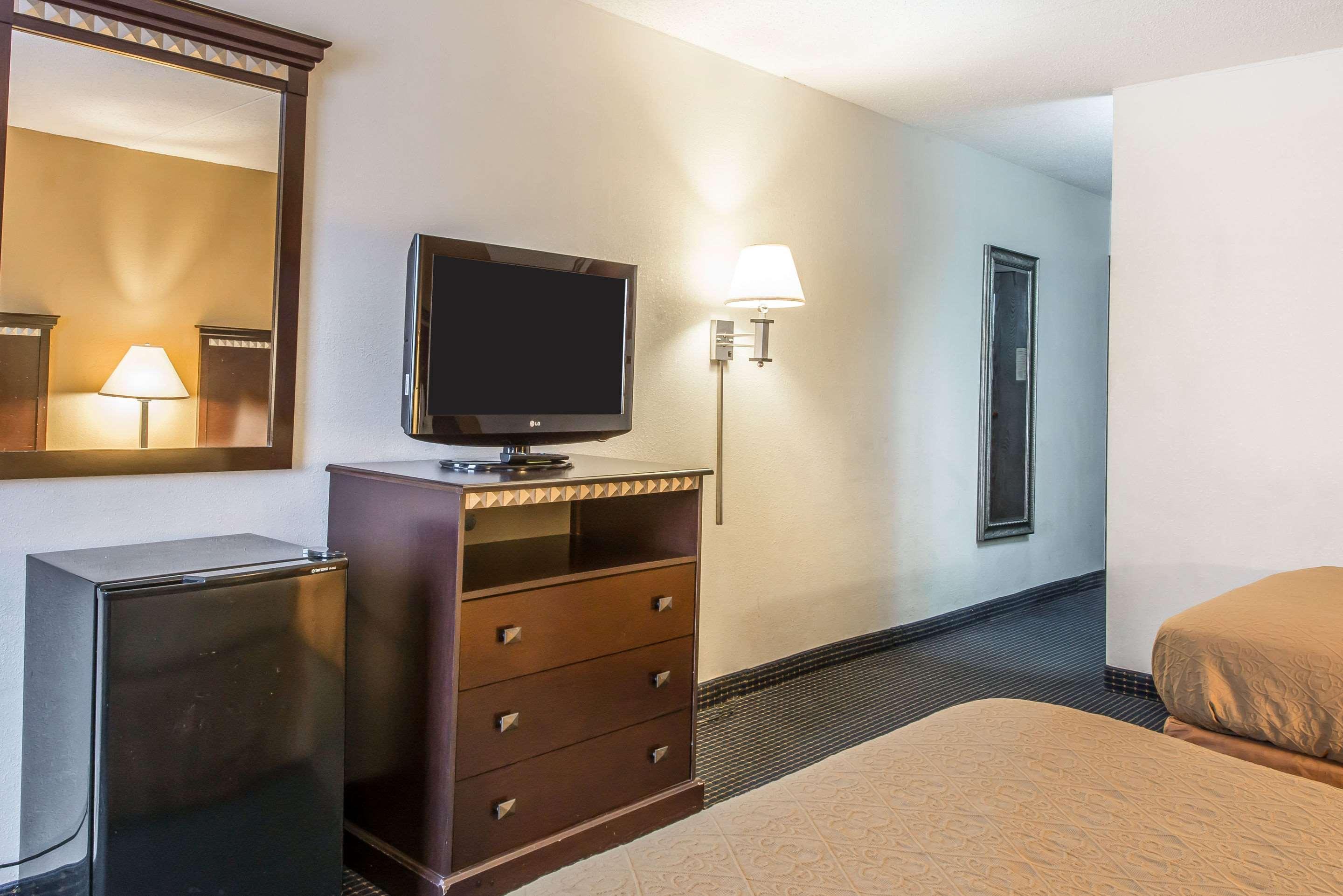 Quality Inn & Conference Center Somerset Bagian luar foto