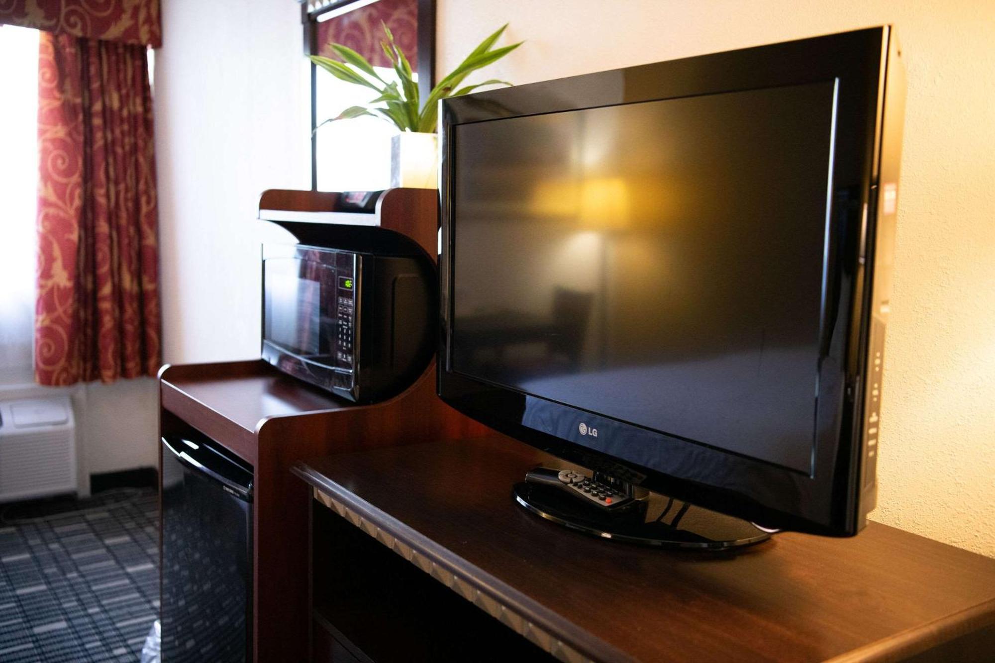 Quality Inn & Conference Center Somerset Bagian luar foto