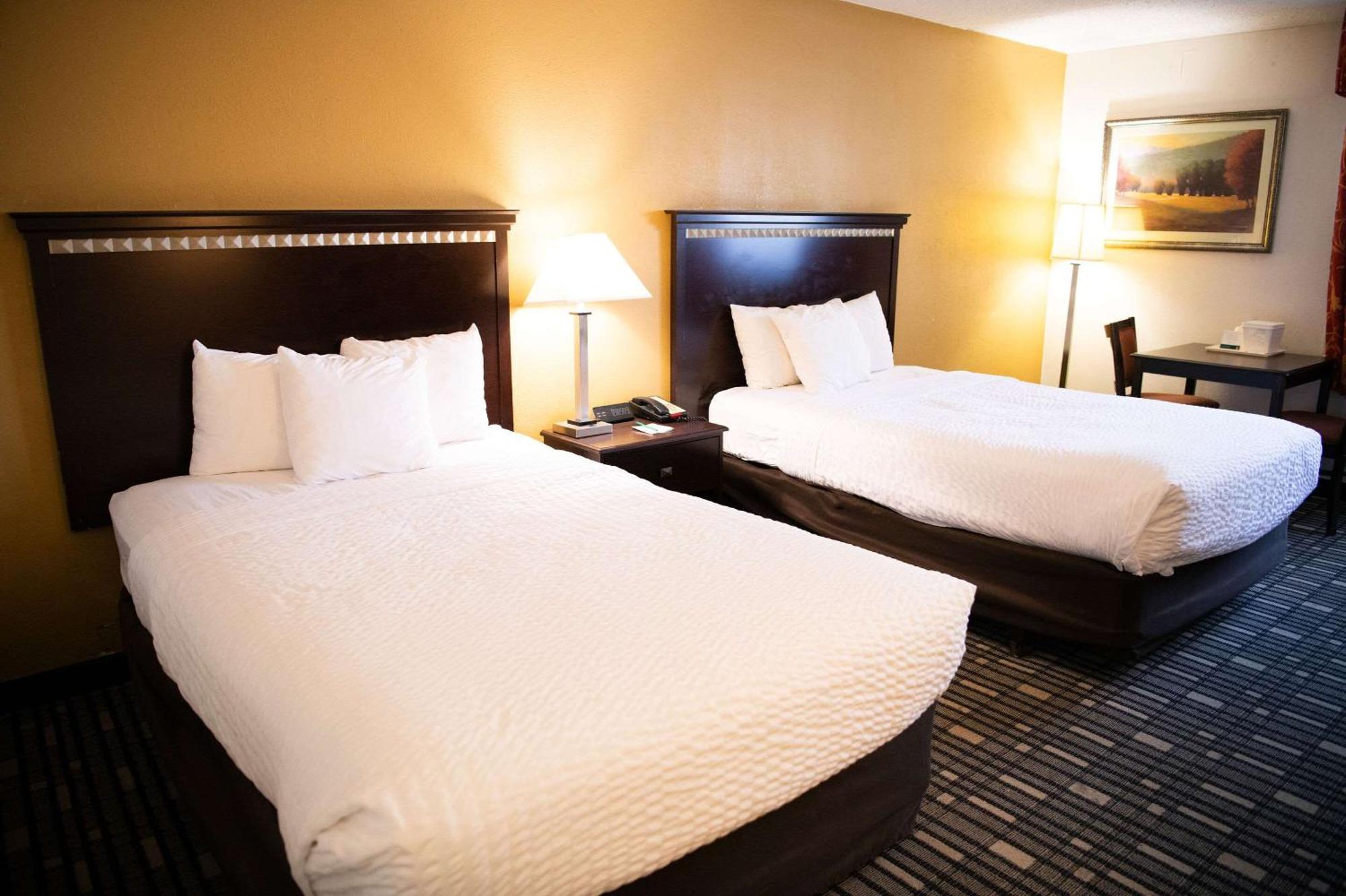 Quality Inn & Conference Center Somerset Bagian luar foto
