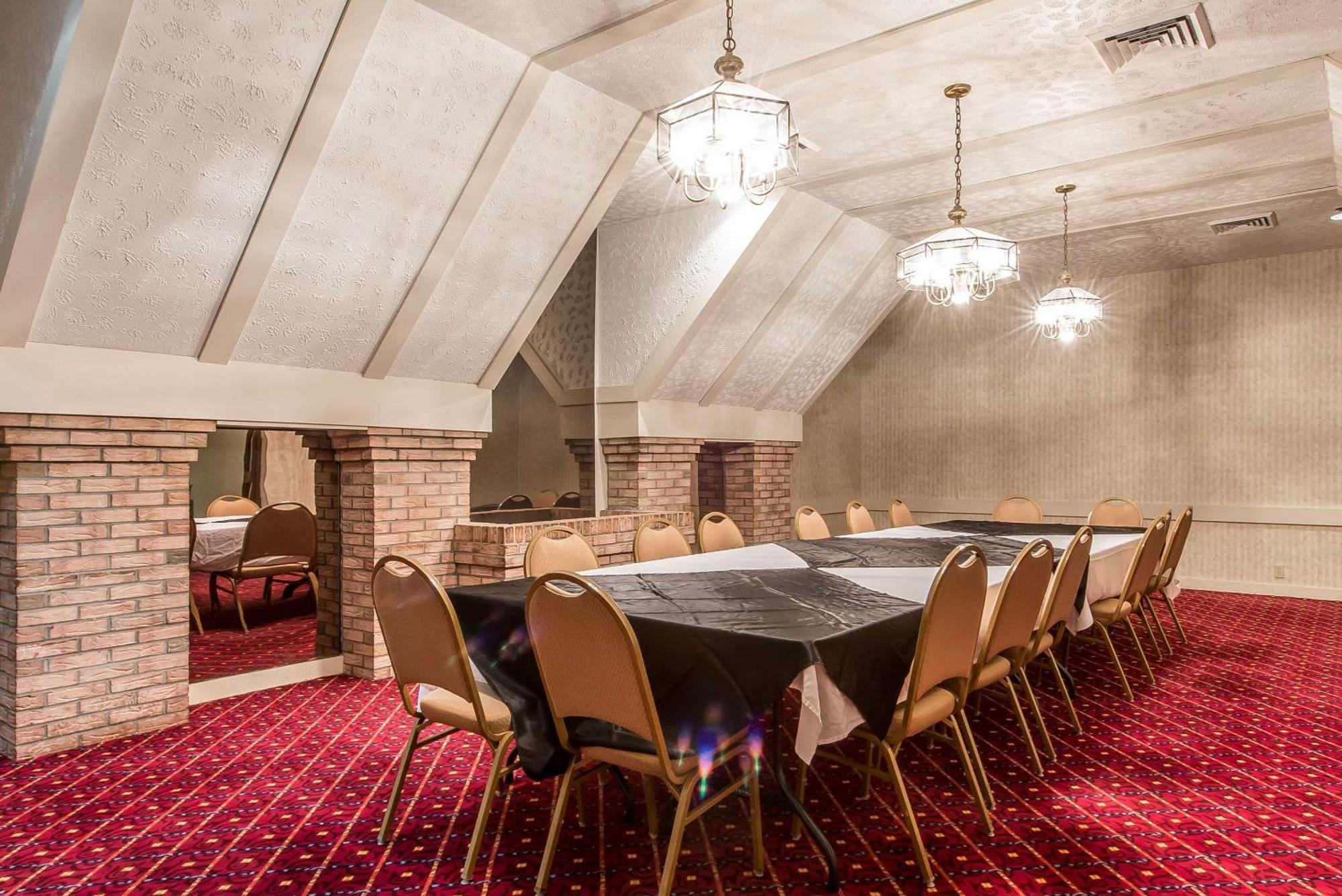 Quality Inn & Conference Center Somerset Bagian luar foto