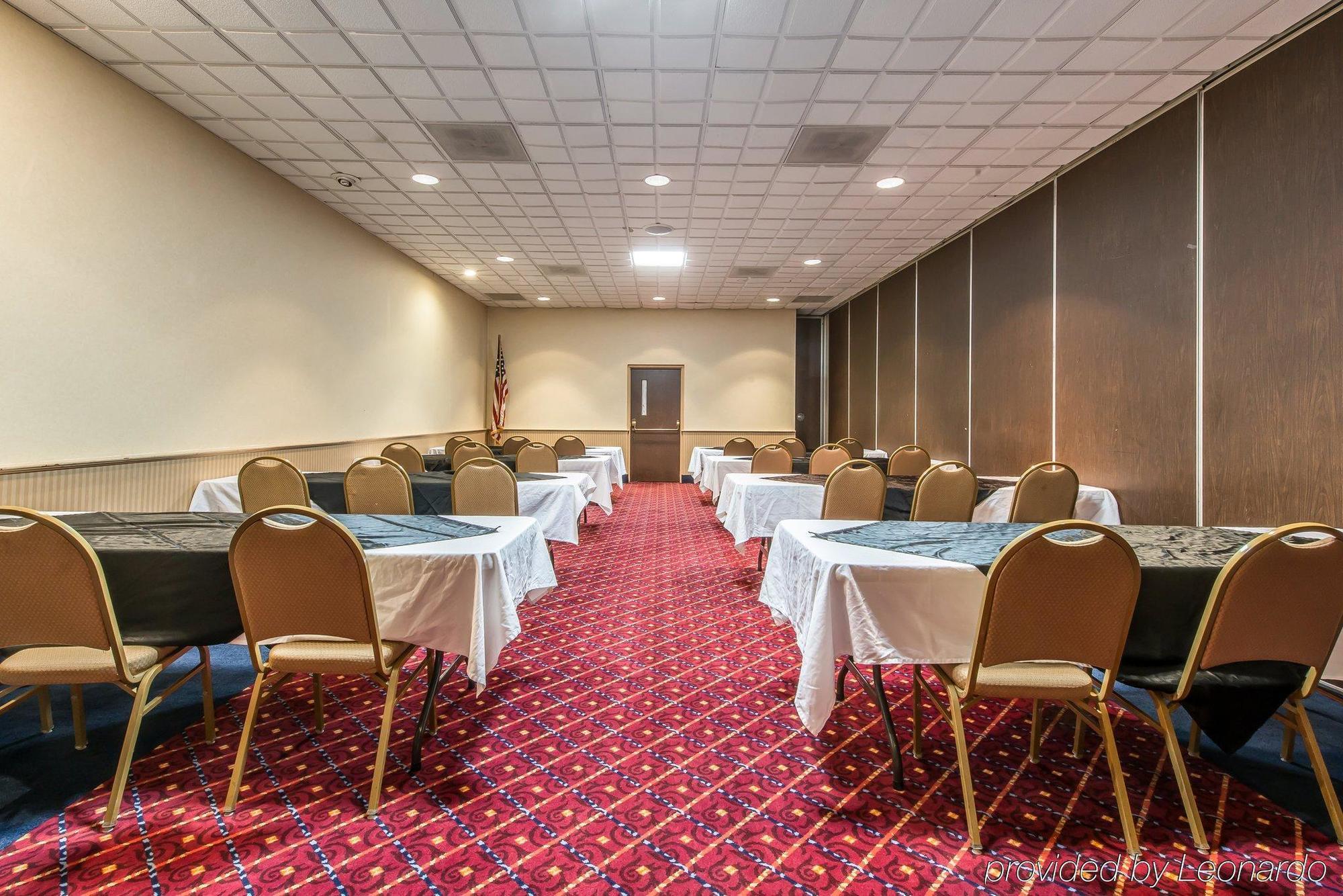 Quality Inn & Conference Center Somerset Bagian luar foto