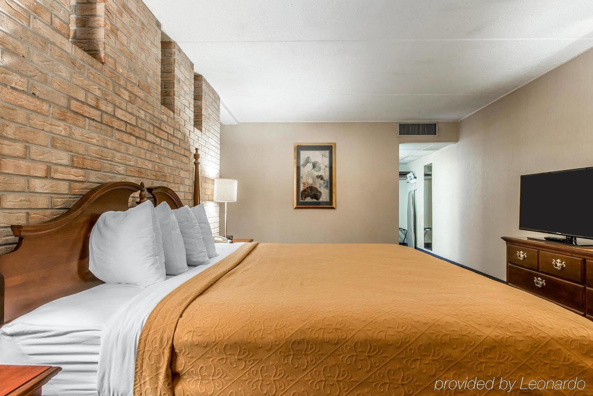 Quality Inn & Conference Center Somerset Bagian luar foto