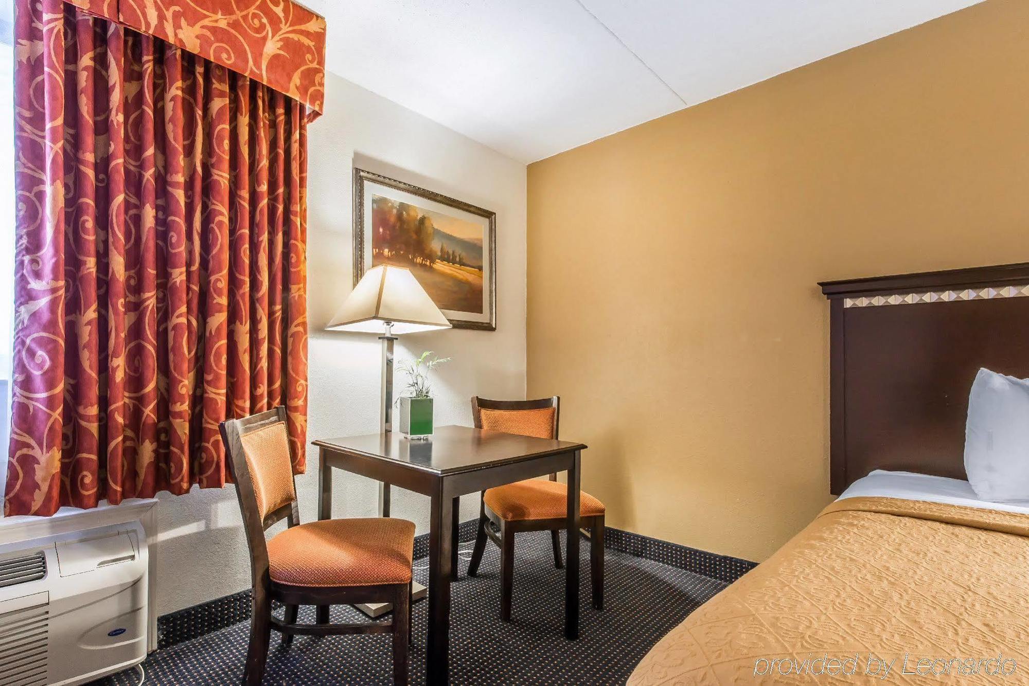 Quality Inn & Conference Center Somerset Bagian luar foto