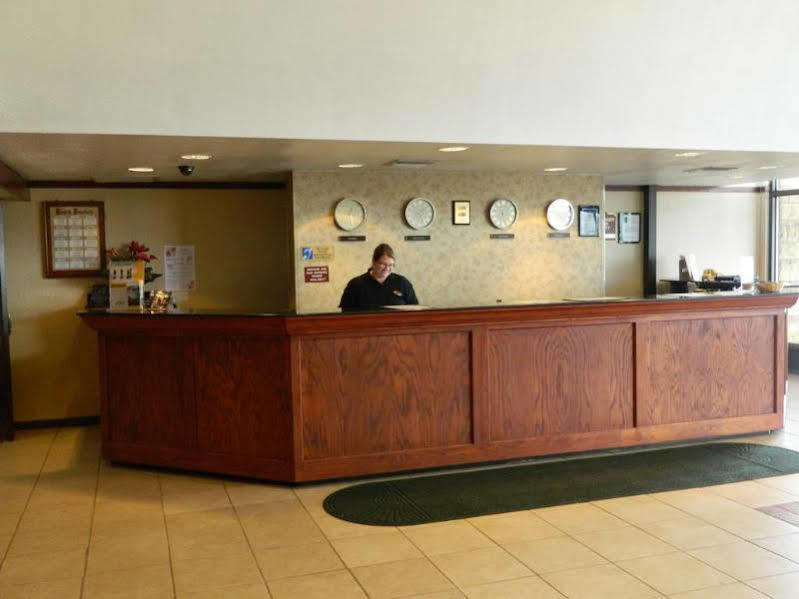 Quality Inn & Conference Center Somerset Bagian luar foto